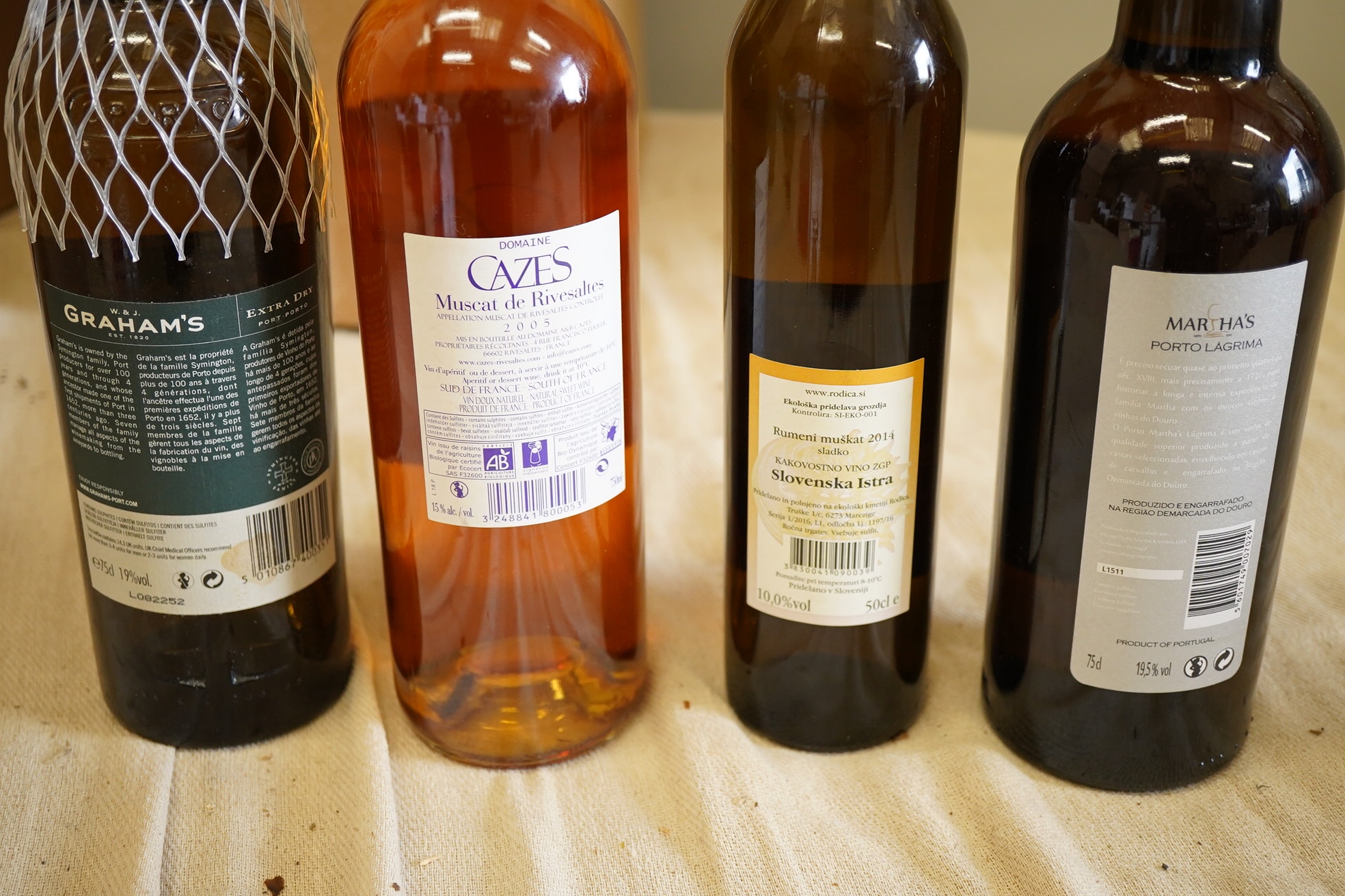 A mixed parcel of Muscat and Port